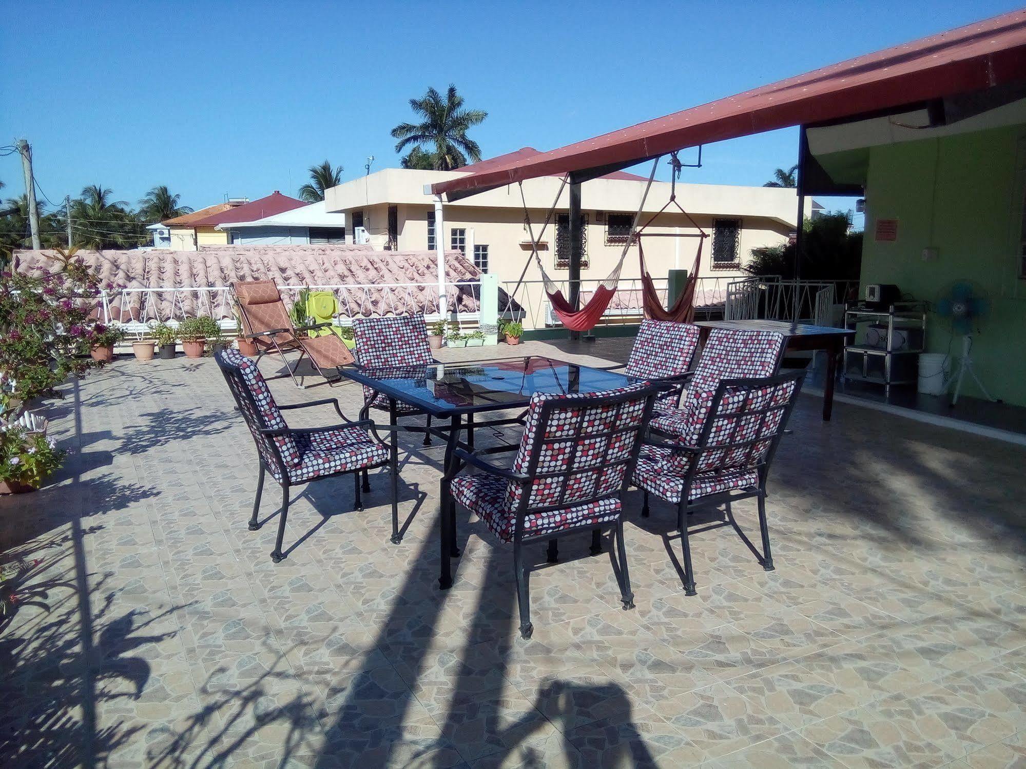 The Red Hut Inn Belize City Zewnętrze zdjęcie