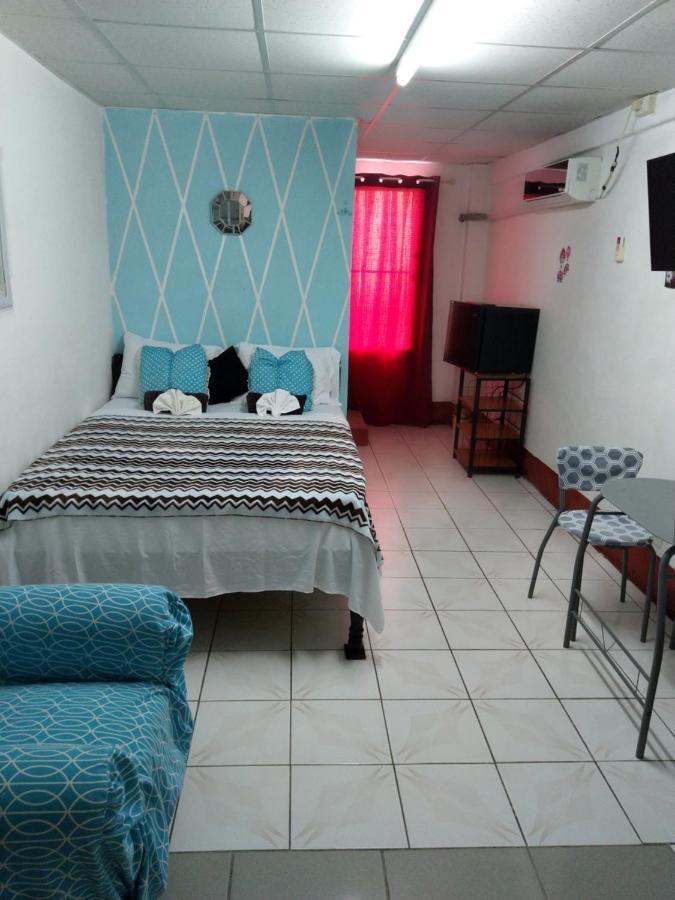 The Red Hut Inn Belize City Zewnętrze zdjęcie